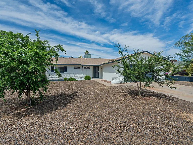 3232 E Emile Zola Ave — Photo 30