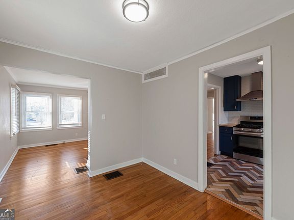 5th image of 152 1st St SW