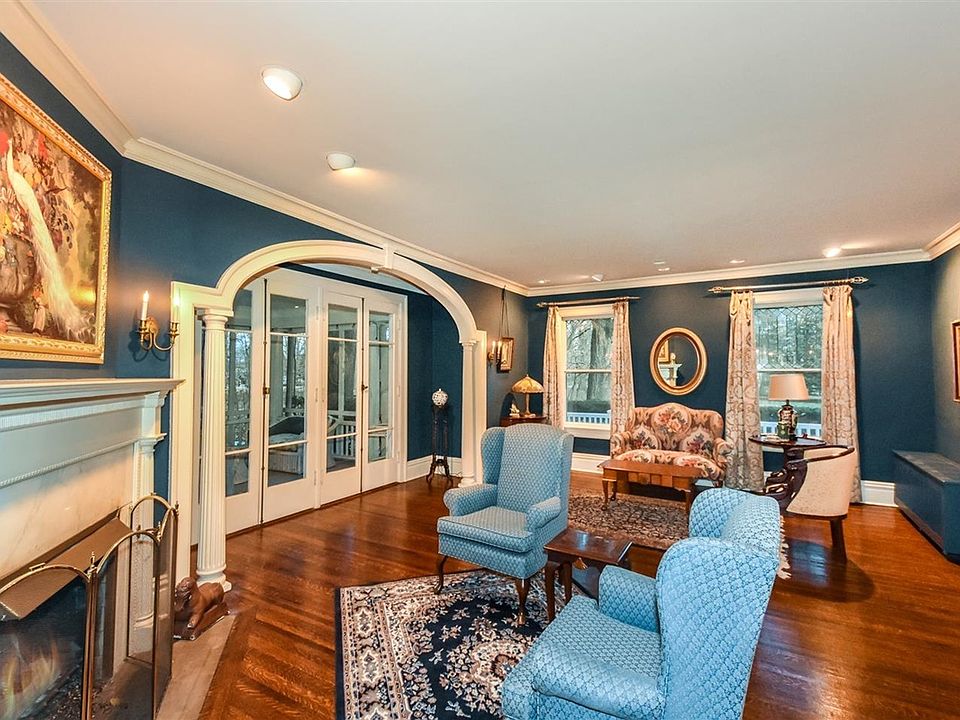 407 Main St Oswego IL Zillow