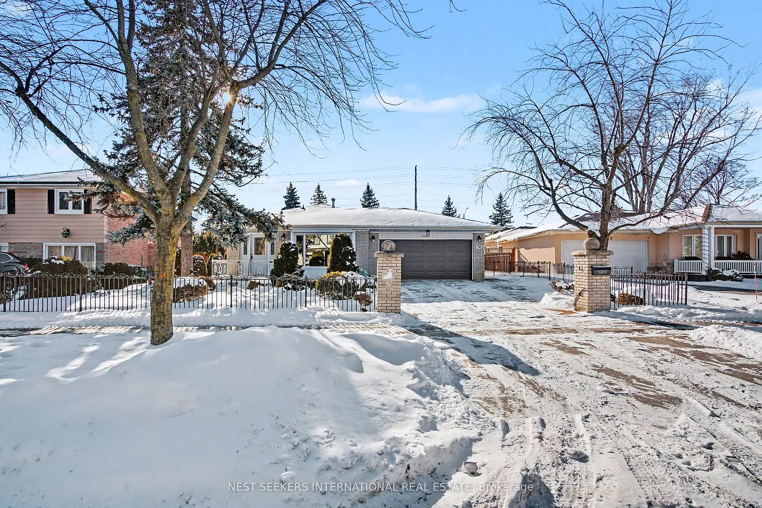 2765 Bushland Cres photo 1