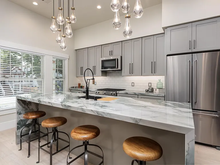 Luxury Spaces — Photo 233