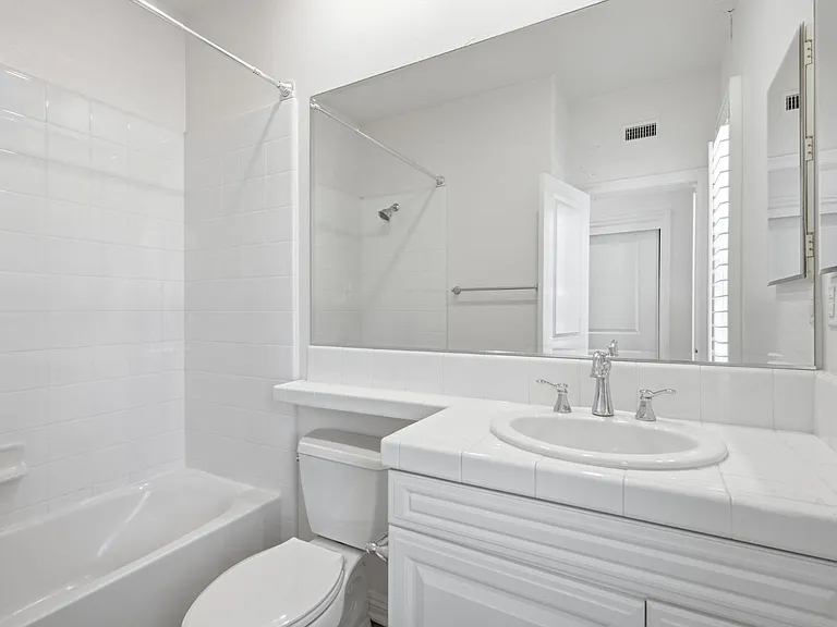 40 Paseo Lerida — Photo 49