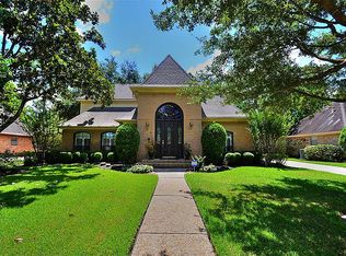 6411 Wimbledon Villas Dr, Spring, TX 77379