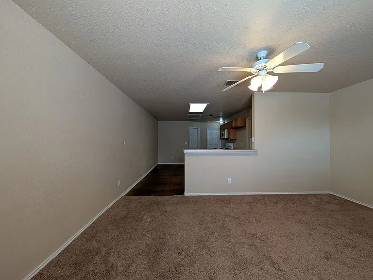 1013 Misty Acres Dr — Photo 8