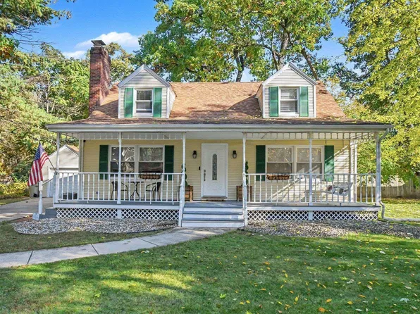 202 Timber Ln, South Bend, IN 46615