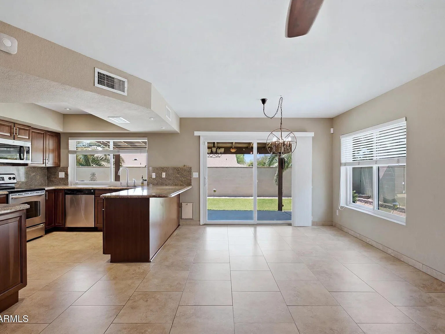 3 bed, 2.0 bath, 1688 sqft, $3,500 — Photo 2