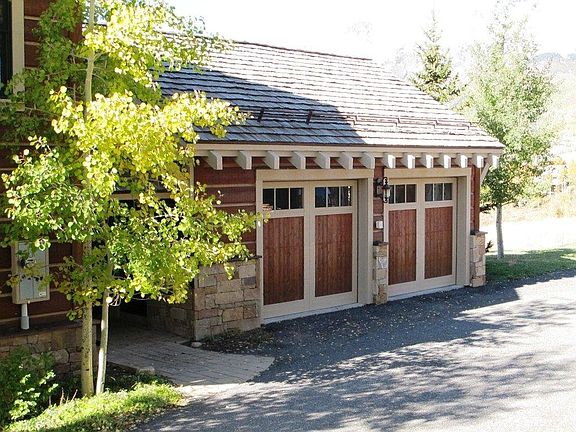 2-car Detached Garage