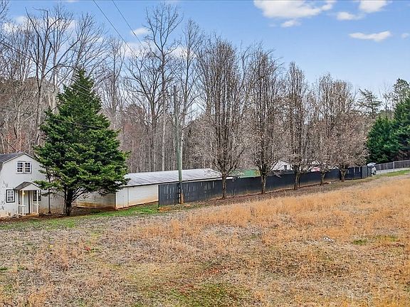 4th image of 323 Ball Field Rd