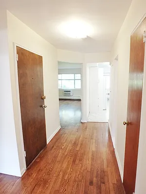 Rented by MAC Realty NY | media 7