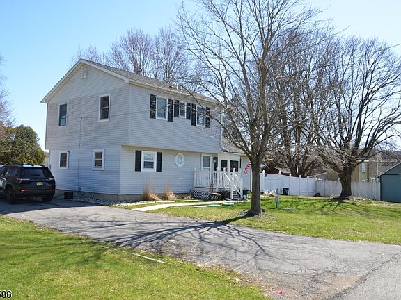 2nd image of 8 Millbrook Rd