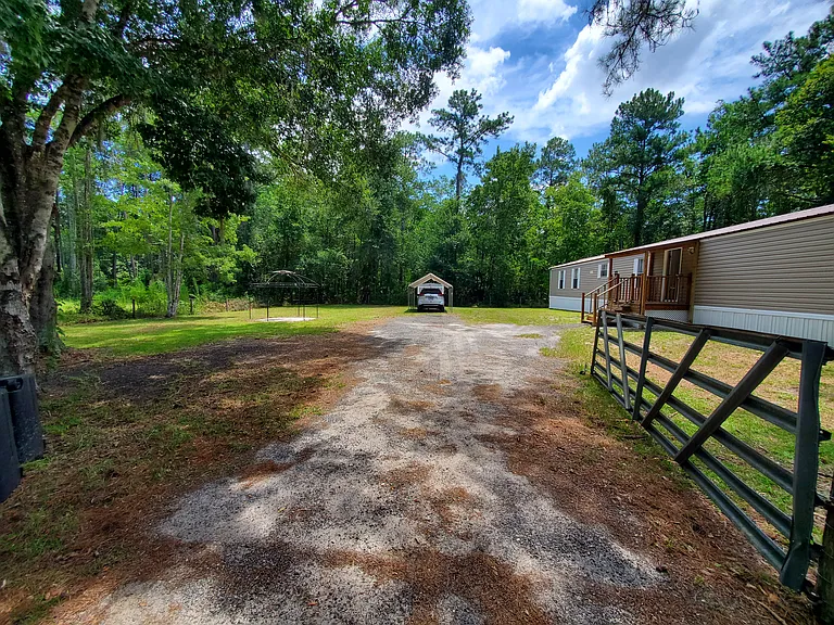 Hardpan Driveway & Gate