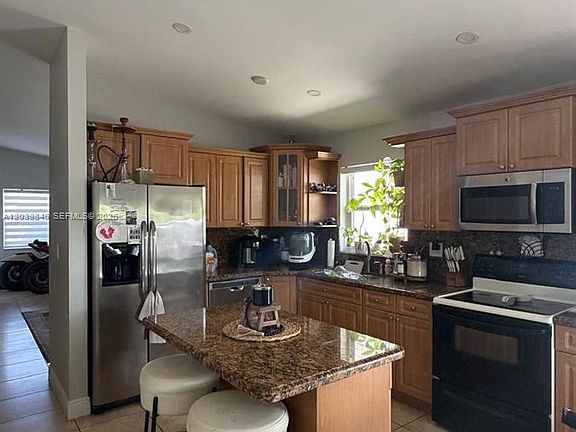 3rd image of 8121 SW 136th Pl