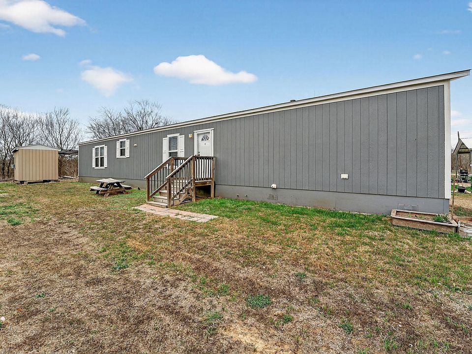 1st image of 16 4th St