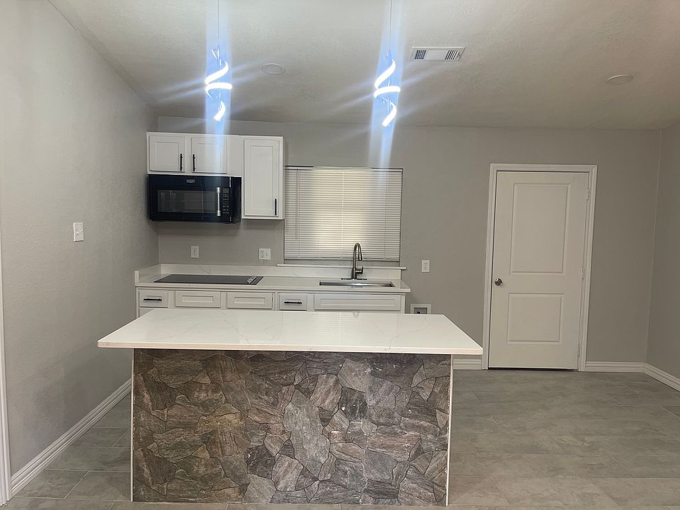2nd image of 1860 Red Cloud Dr #1860
