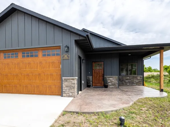 702 South St, Whitewood, SD 57793