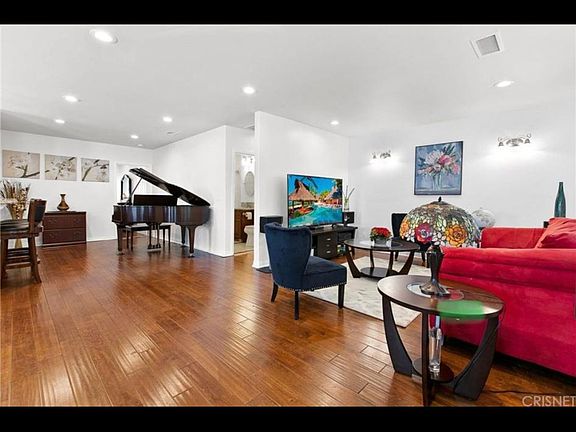 4th image of 6013 Morella Ave