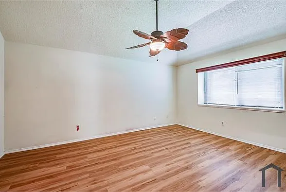 6304 Brookcrest Dr — Photo 8