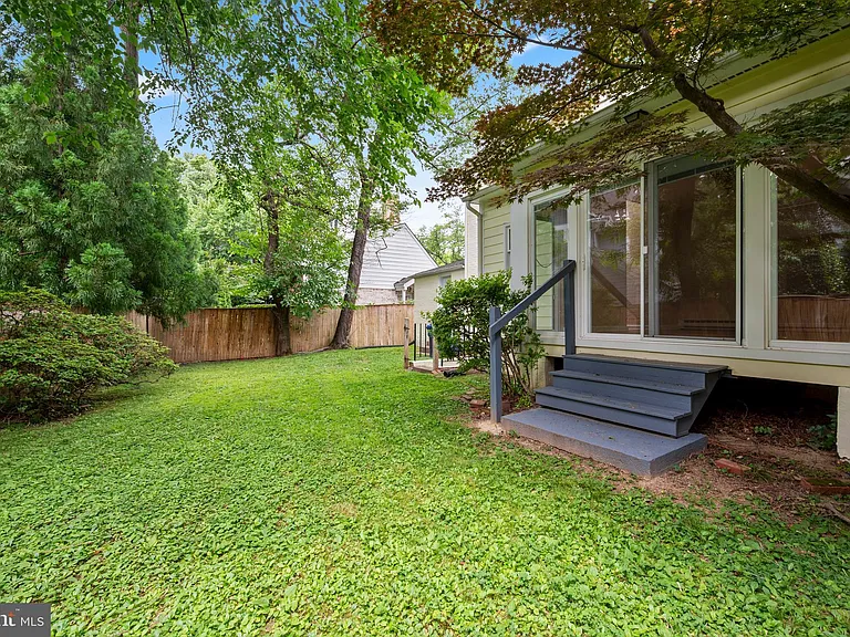 5122 Fairglen Ln — Photo 28