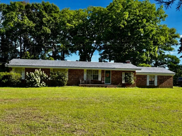 1095 Paragon Rd, Gilbertown, AL 36908