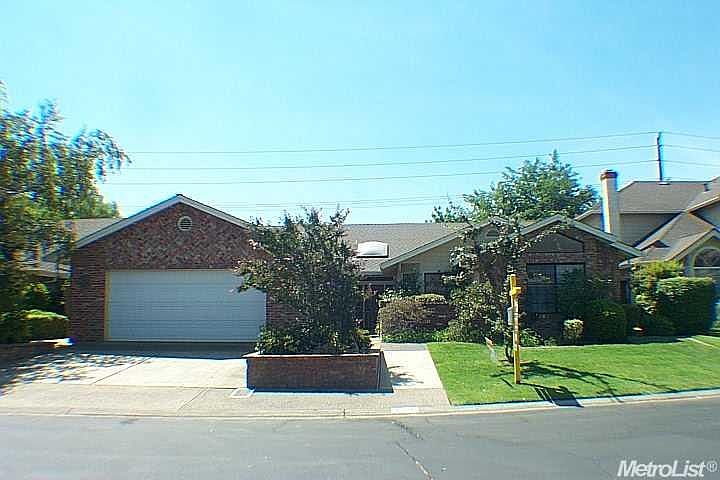 1st image of 224 River Oaks Dr