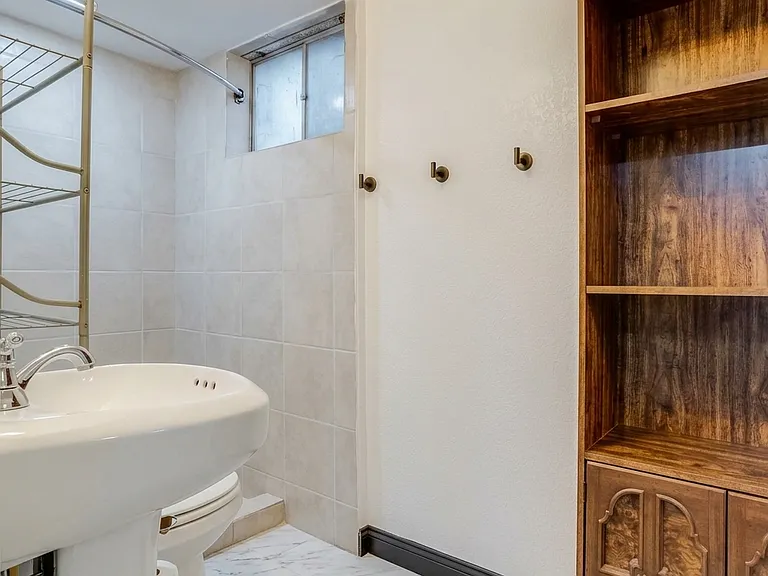 11646 Lincoln St — Photo 39