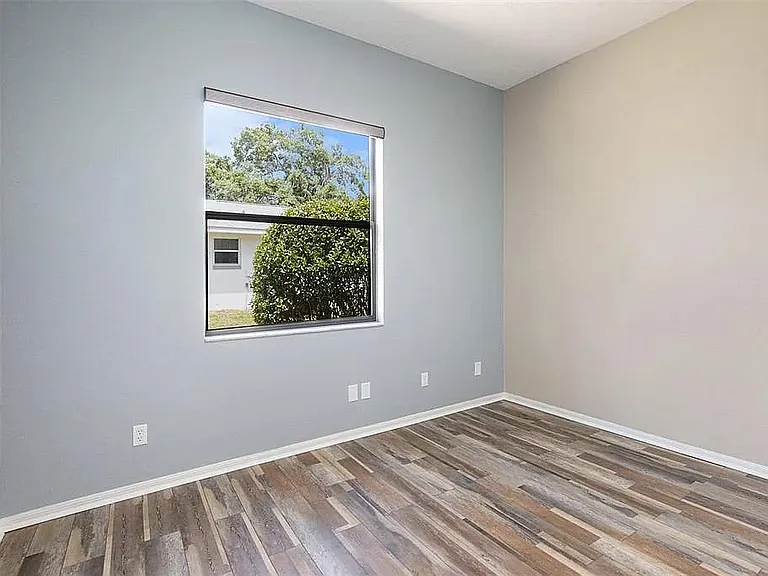 3037 N Folkestone Loop — Photo 3