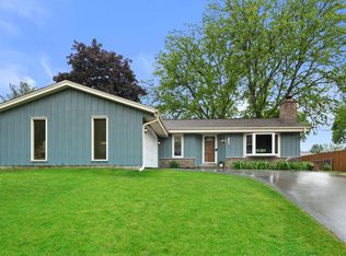 1139 Rainbow Ct, Mukwonago, WI 53149