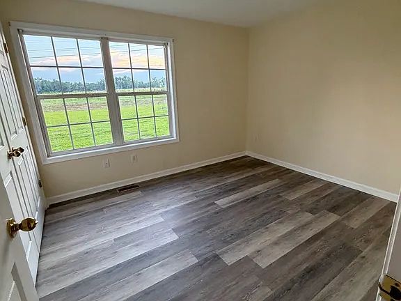 5th image of 202 Sanford Rd #202