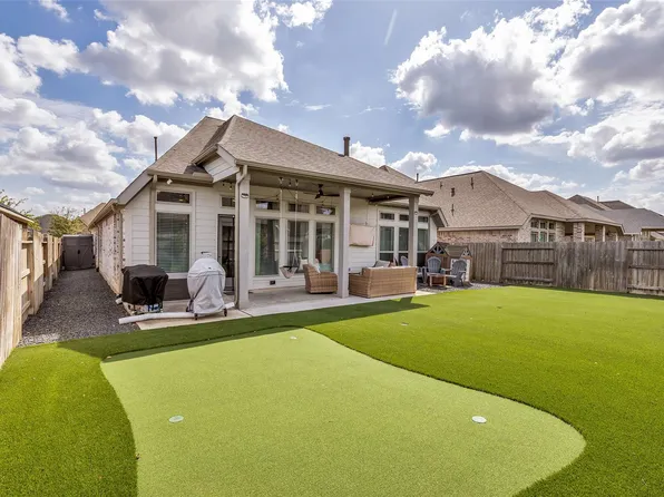 19422 Gray Mare Dr, Tomball, TX 77377