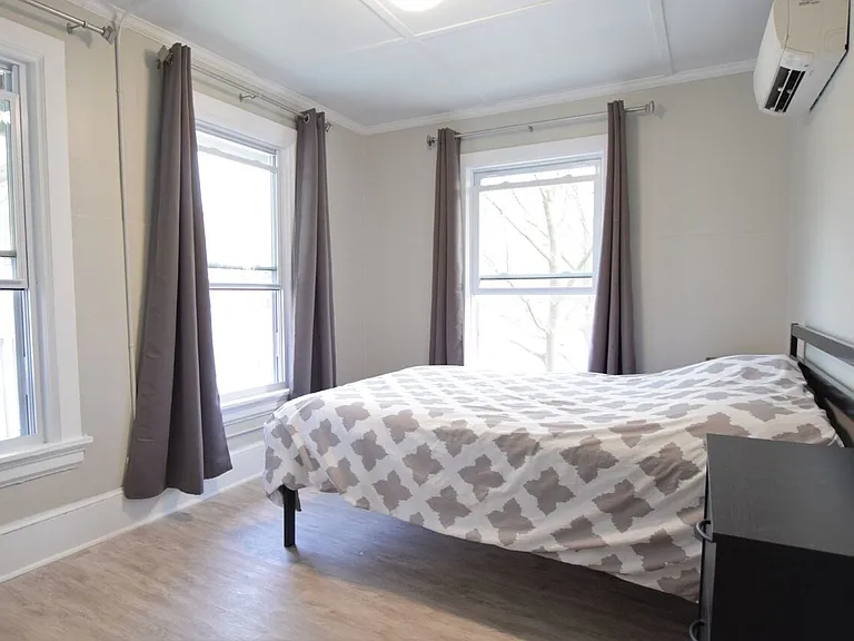 1002 N Aurora St — Photo 103