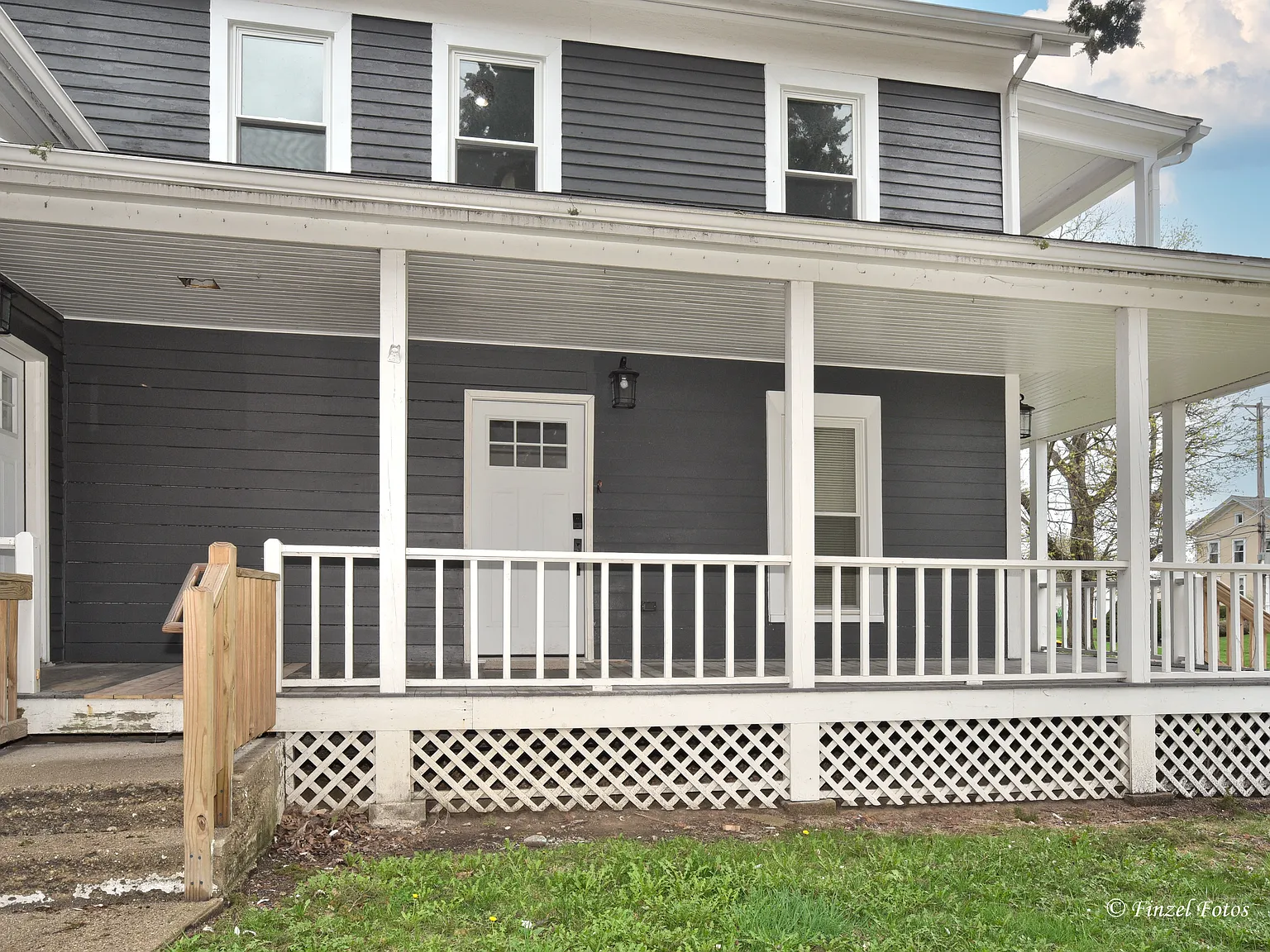 3 bed, 1200 sqft, $2,300 — Photo 1