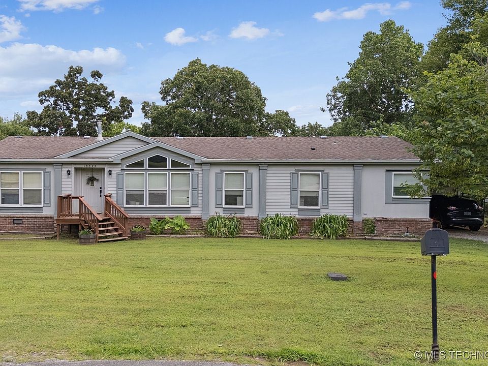 1st image of 18877 E Oakridge Dr