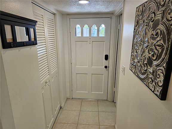 3rd image of 835 18th St APT 107