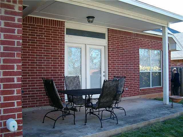 2nd image of 725 N Taber Ln