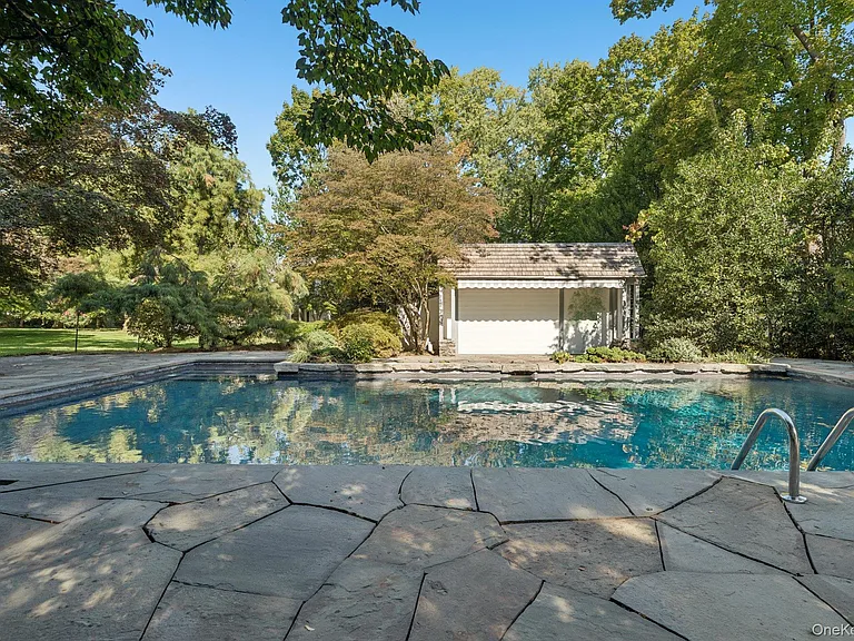 18 Heights Rd — Photo 24