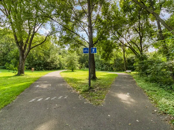 Sommerset, 5301 Russell Ave N APT 206, Minneapolis, MN 55430