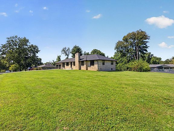 2nd image of 2411 N Barbara Dr