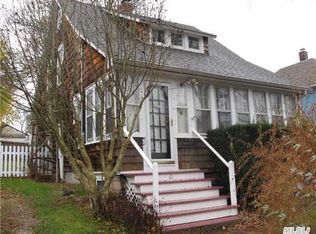 61 Jackson Ave, Huntington, NY 11743