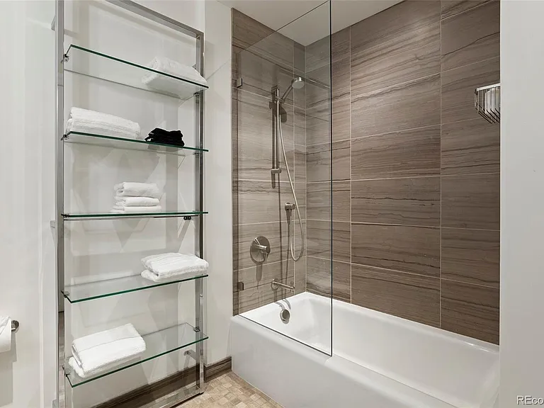 1750 Wewatta St #1224 — Photo 2