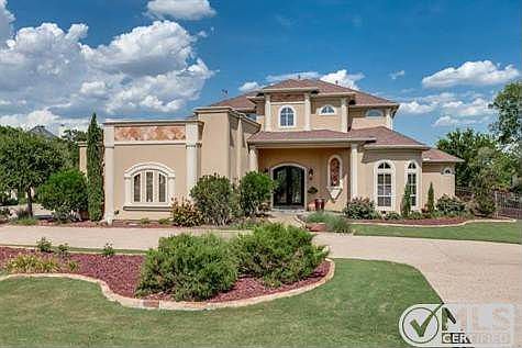 2nd image of 610 Stowe Ln