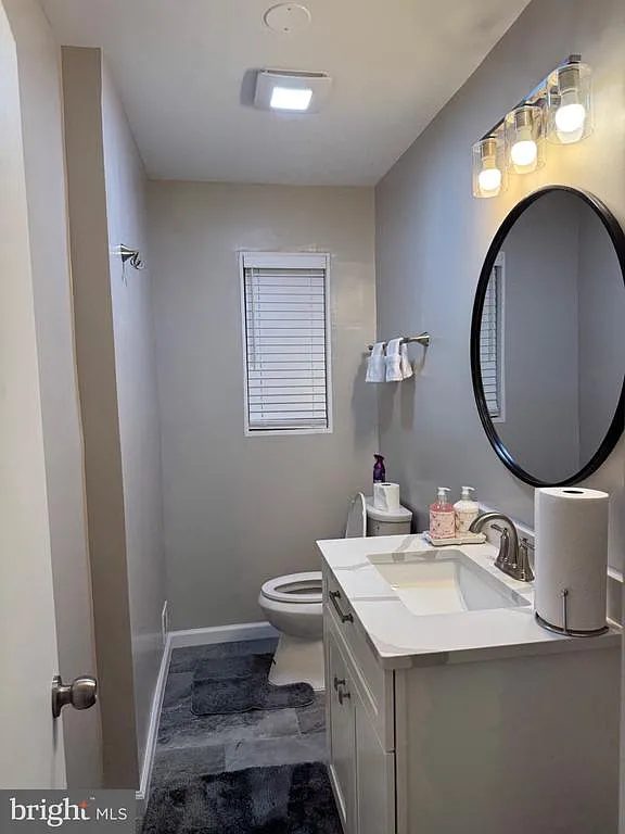 4 bed, 2.5 bath, 1252 sqft, $4,000 — Photo 4