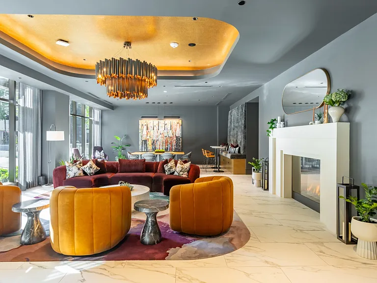 Momentum Midtown — Photo 18