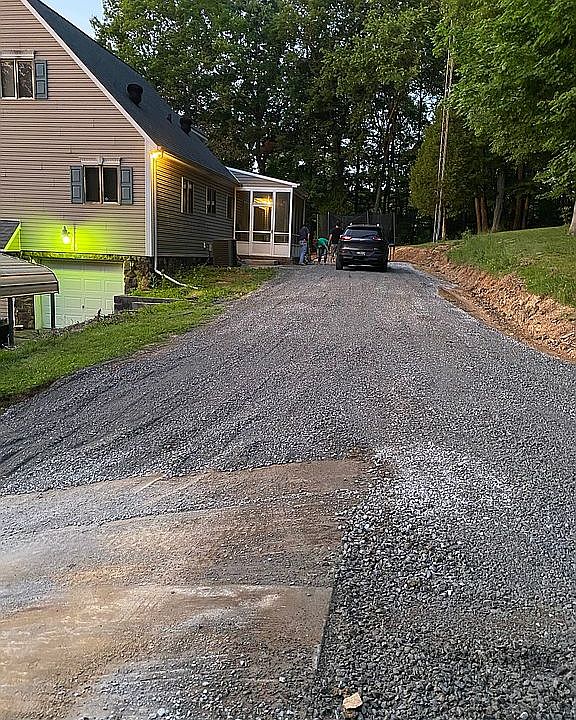 2nd image of 612 Rosewood Rd