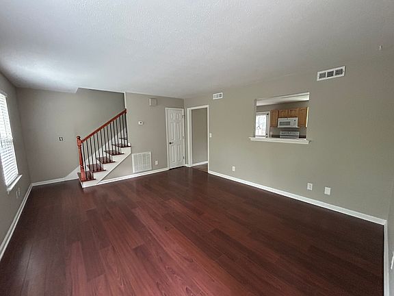 2nd image of 908 Murrell Rd #A