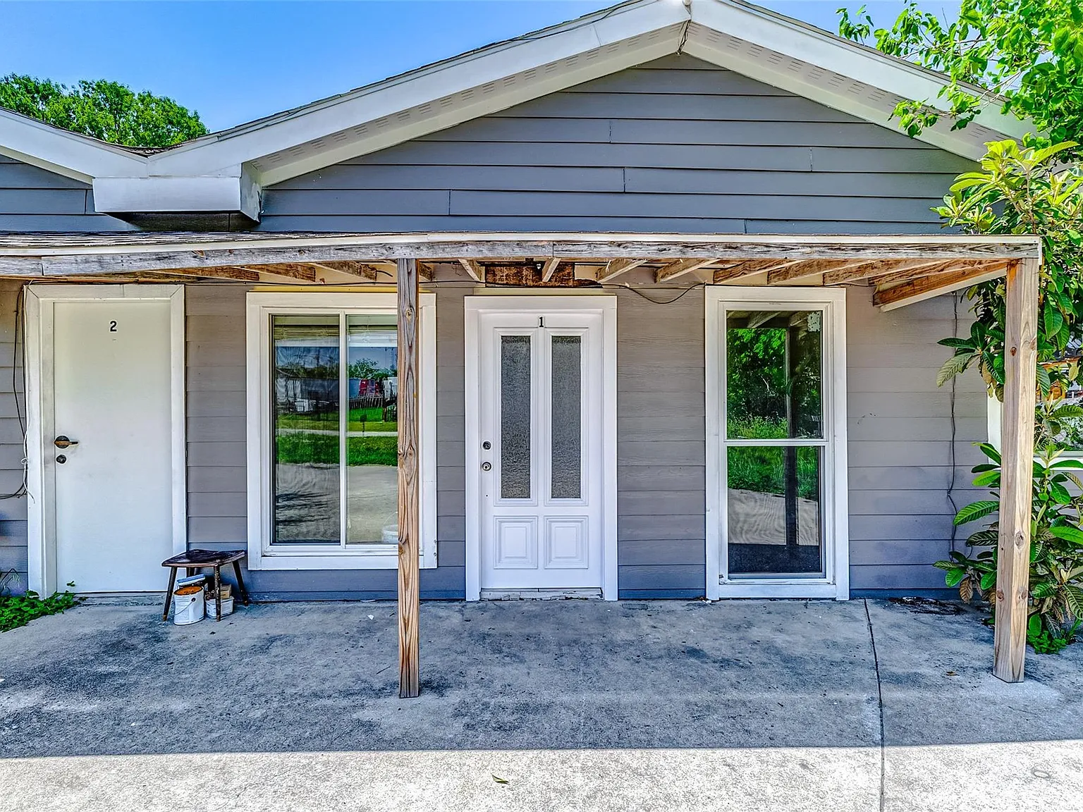 3 bed, 1.0 bath, 1050 sqft, $1,150 — Photo 2