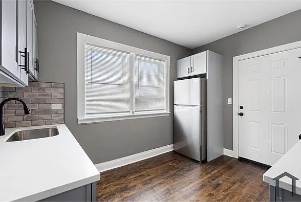 8210 S Marshfield Ave #3 — Photo 9