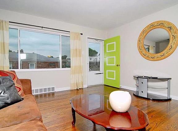 5th image of 4300 Tyrolean Ave