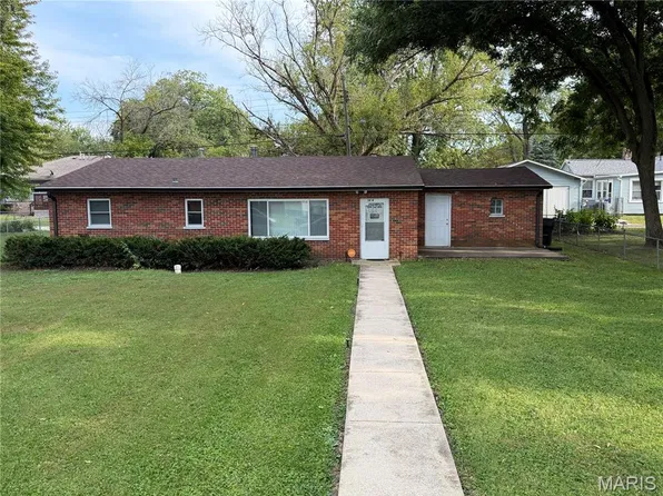 1814 N Charles St, Belleville, IL 62221