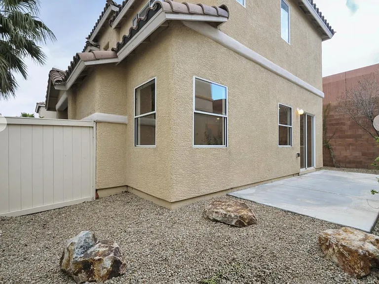 3825 Bayamon St — Photo 15