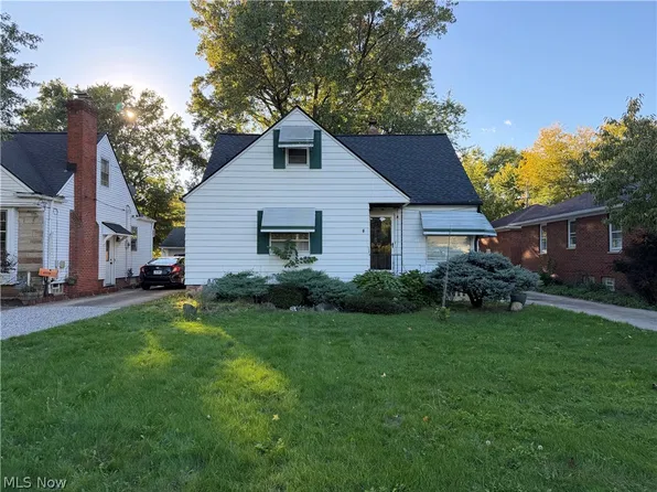6814 York Rd, Parma Heights, OH 44130